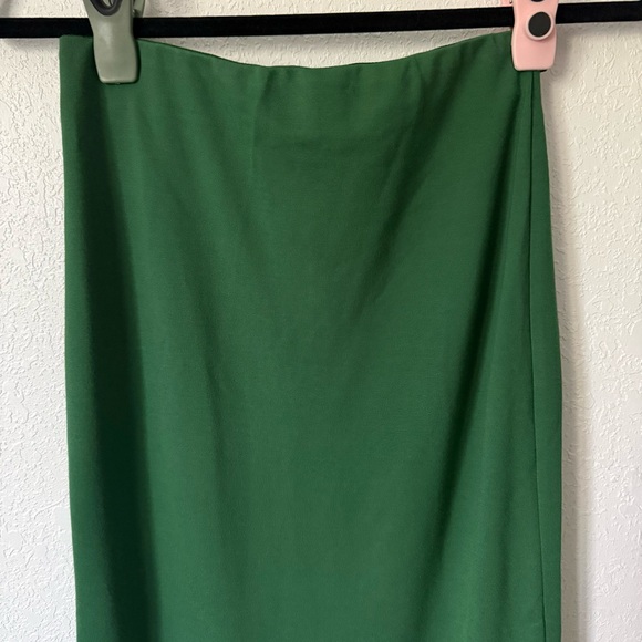 NWT Michael Costello x Revolve Amira Midi Skirt in Green - Picture 3 of 8
